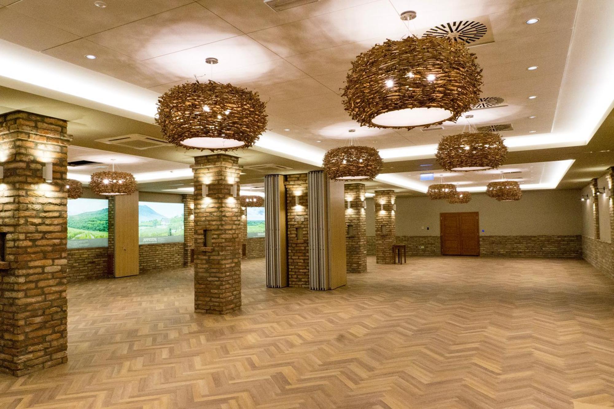 Bock Hotel Ermitage Villány Екстериор снимка